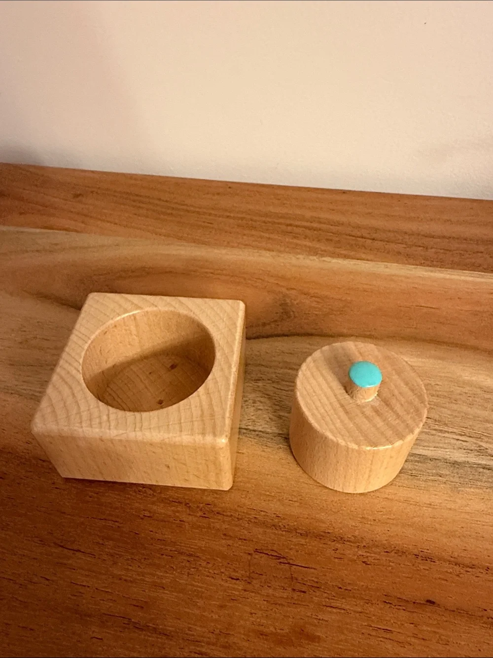 Lovevery pincer 2 pc puzzle from the thinker play set from 11 months Montessori